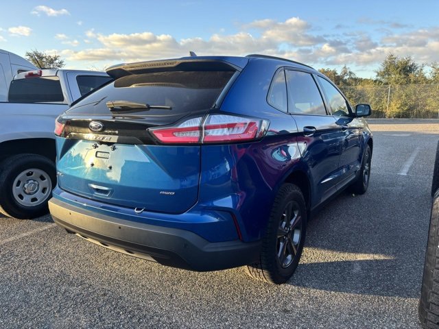 Used 2023 Ford Edge SEL w/ Sport Appearance Package image 3