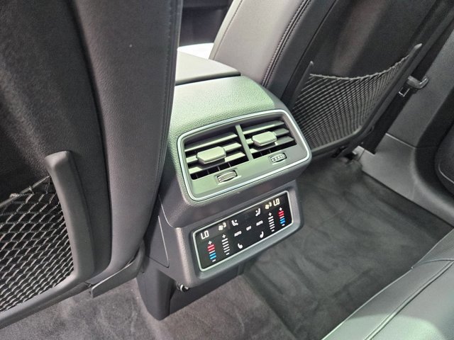 Used 2023 Audi e-tron Premium Plus w/ Premium Plus Package AWD/4WD image 17