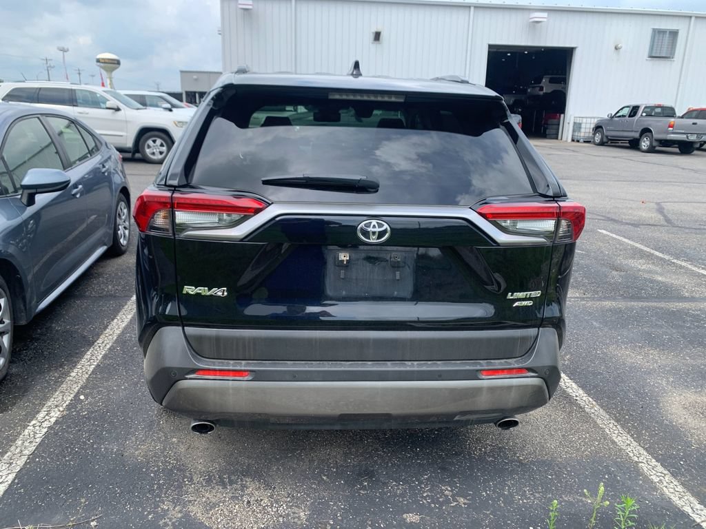 Used 2019 Toyota RAV4 Limited w/ Advanced Technology Package AWD/4WD image 4