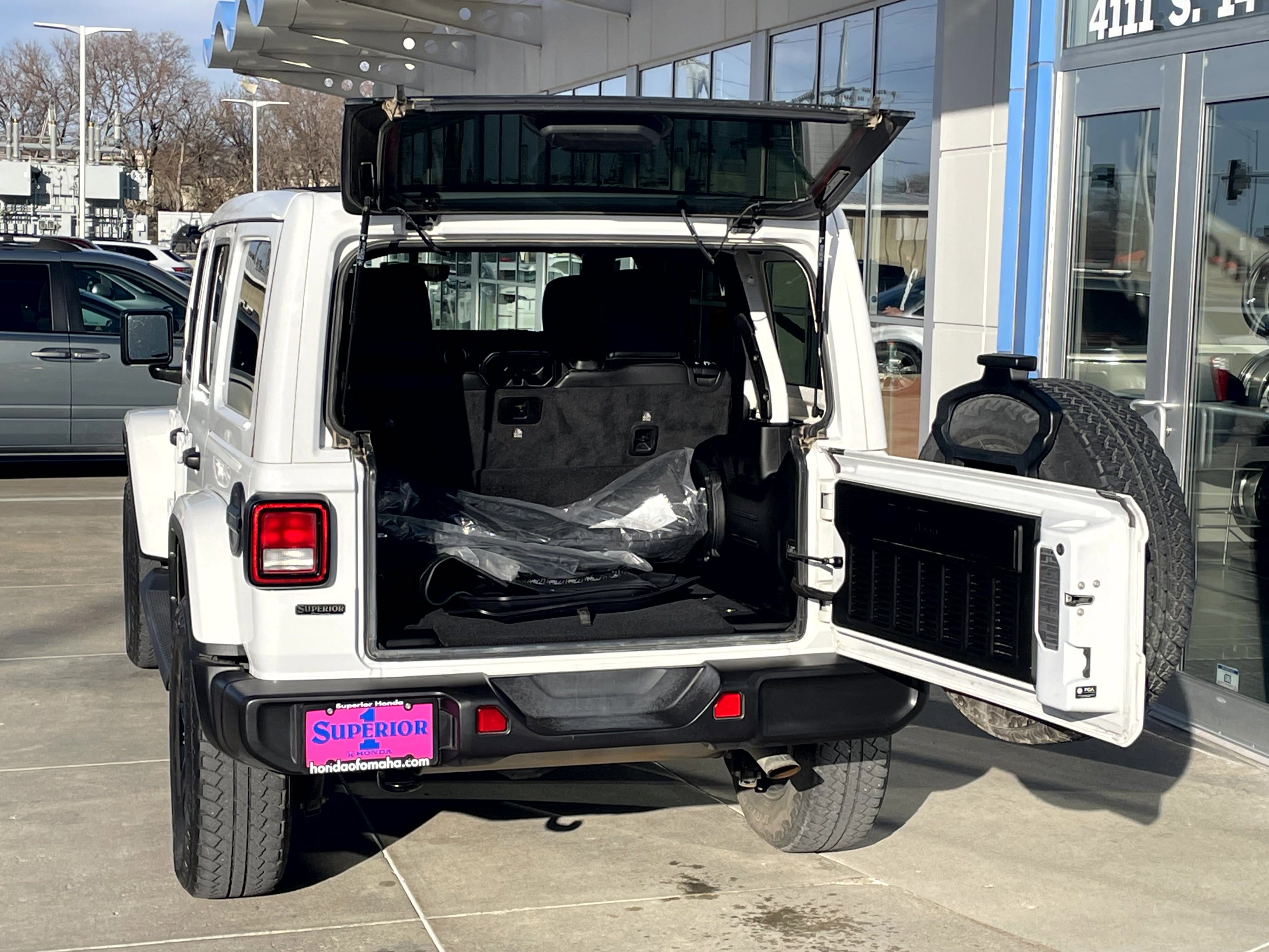 Used 2022 Jeep Wrangler Unlimited Sahara image 8