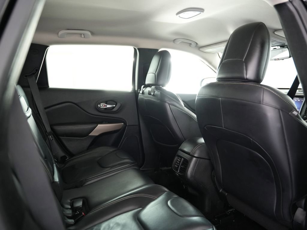 Used 2017 Jeep Cherokee Latitude w/ True North Edition image 39