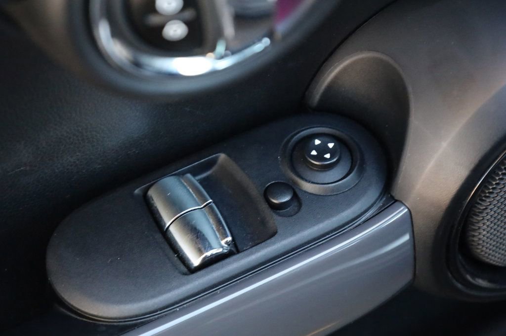 Used 2014 MINI Cooper 2-Door Hardtop image 26