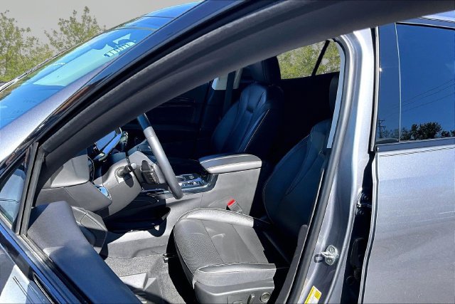 Used 2021 Buick Envision Essence w/ Sport Touring Package FWD image 23