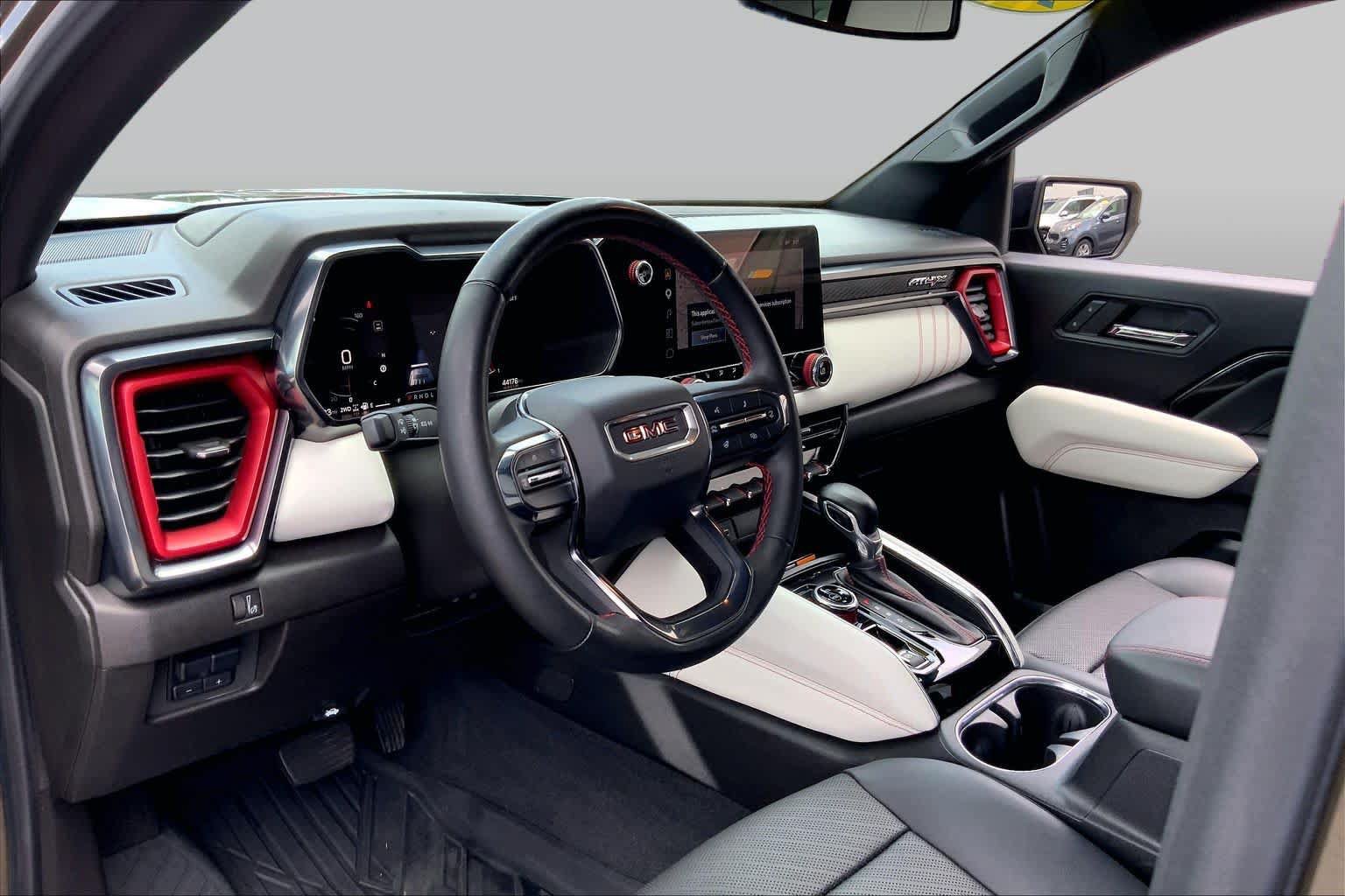 Used 2024 GMC Canyon AT4X AWD/4WD image 16