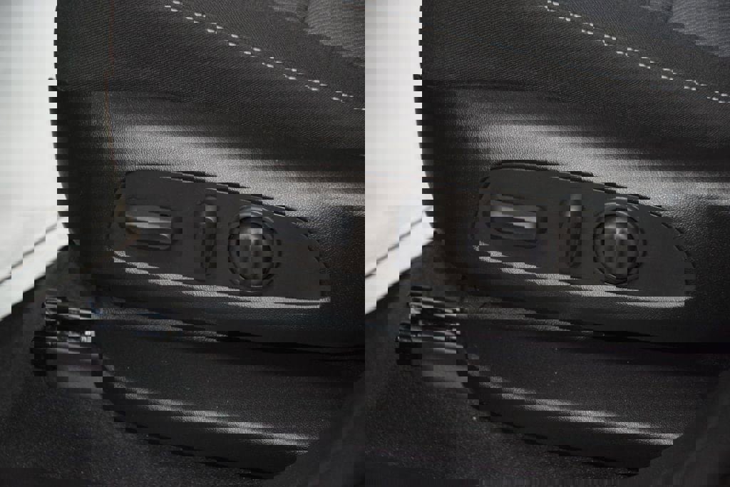 New 2026 Chevrolet Blazer LT w/ Convenience Package FWD image 38