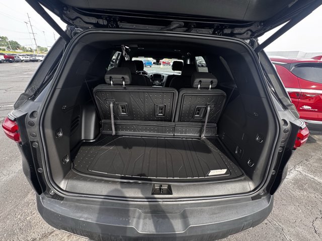 Used 2023 Chevrolet Traverse LT image 8