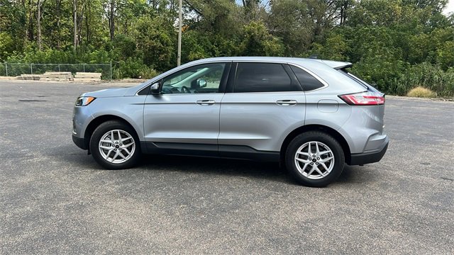Used 2024 Ford Edge SEL w/ Convenience Package image 6