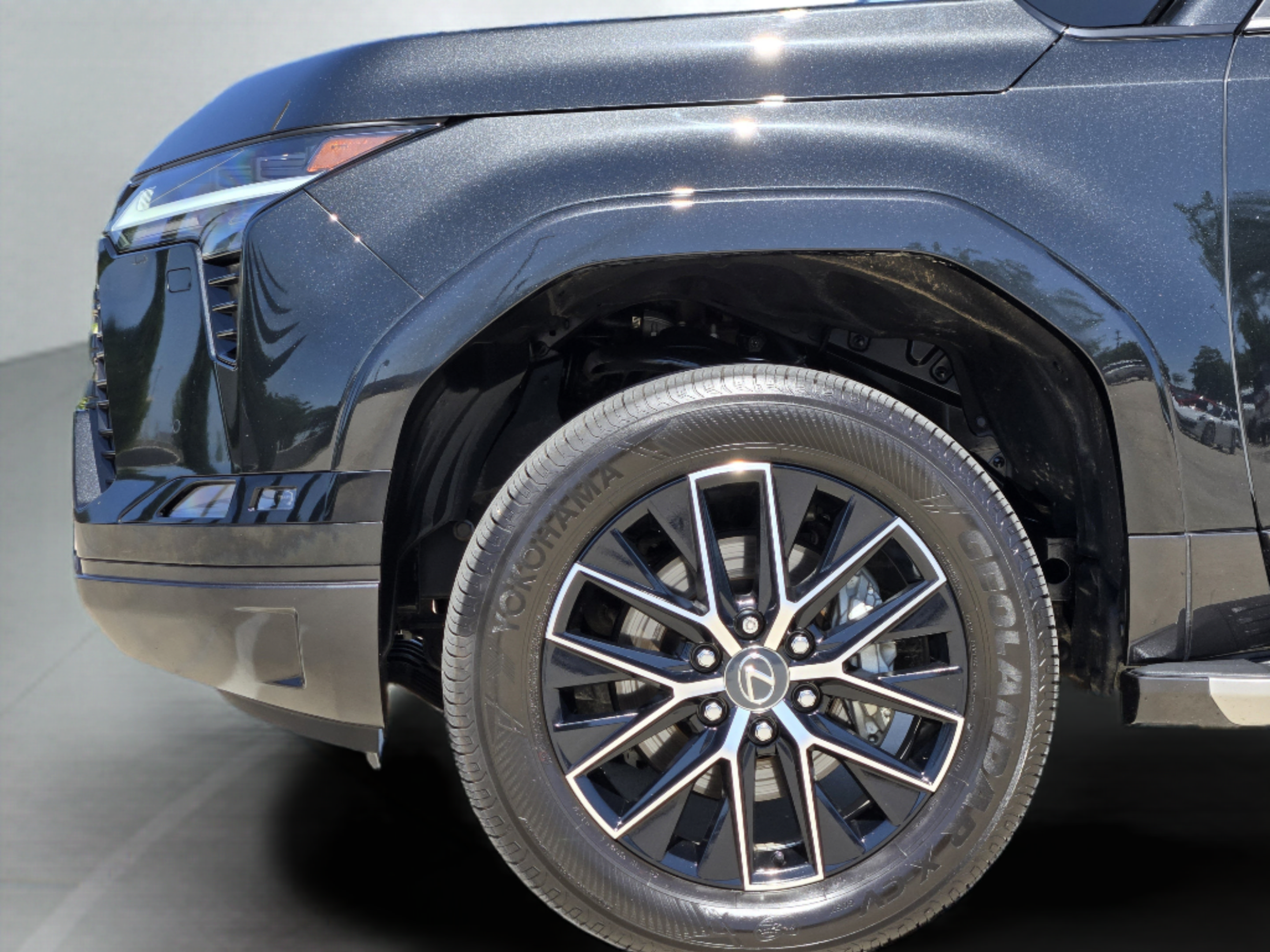 Used 2024 Lexus GX 550 w/ Accessory Package (Z1) AWD/4WD image 38