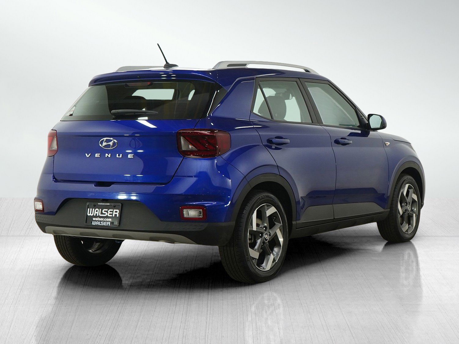 Used 2023 Hyundai Venue Limited image 5