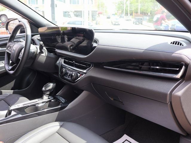 Used 2025 Buick Envista Sport Touring image 10