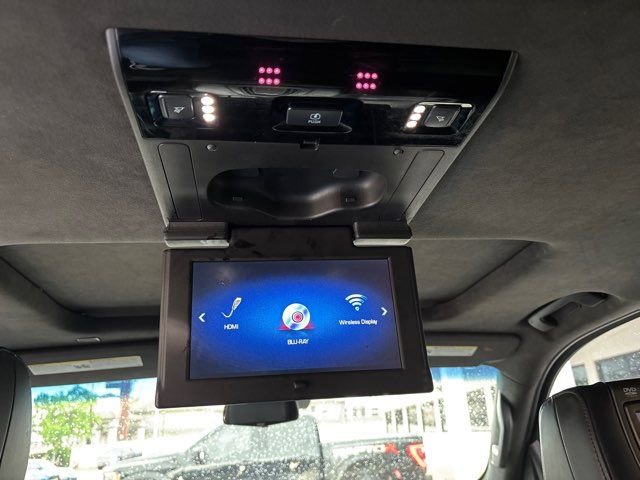 Used 2018 Cadillac Escalade ESV Platinum AWD/4WD image 27