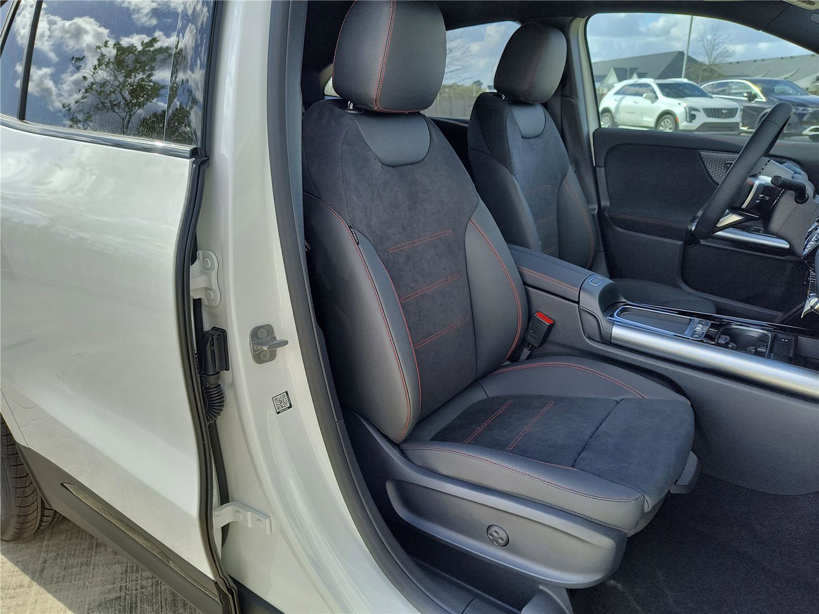 New 2025 Mercedes-Benz GLA 250 image 12