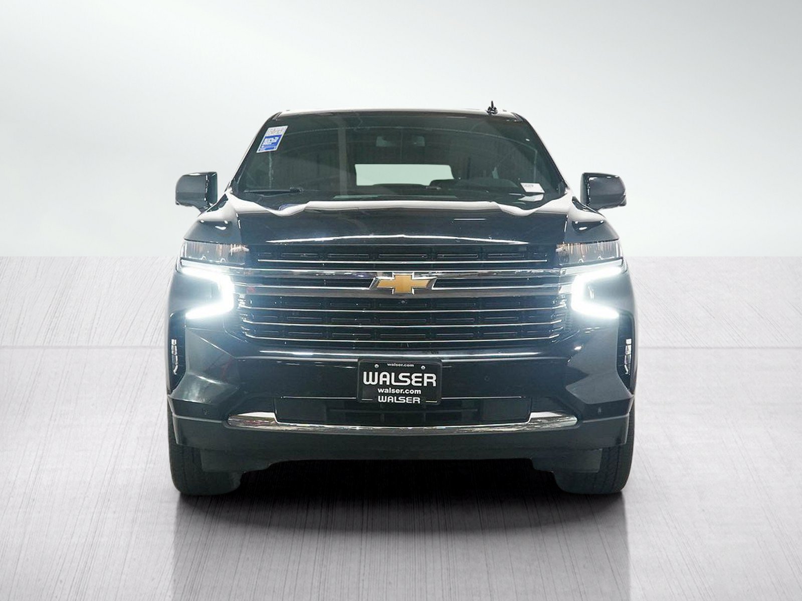 Used 2023 Chevrolet Suburban LT w/ LT Signature Package AWD/4WD image 8