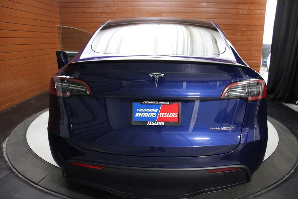 Used 2023 Tesla Model Y Performance AWD/4WD image 16