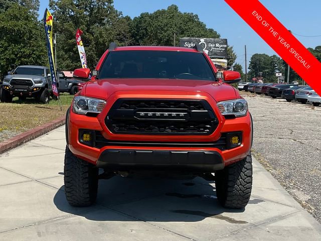 Used 2018 Toyota Tacoma TRD Off-Road image 2