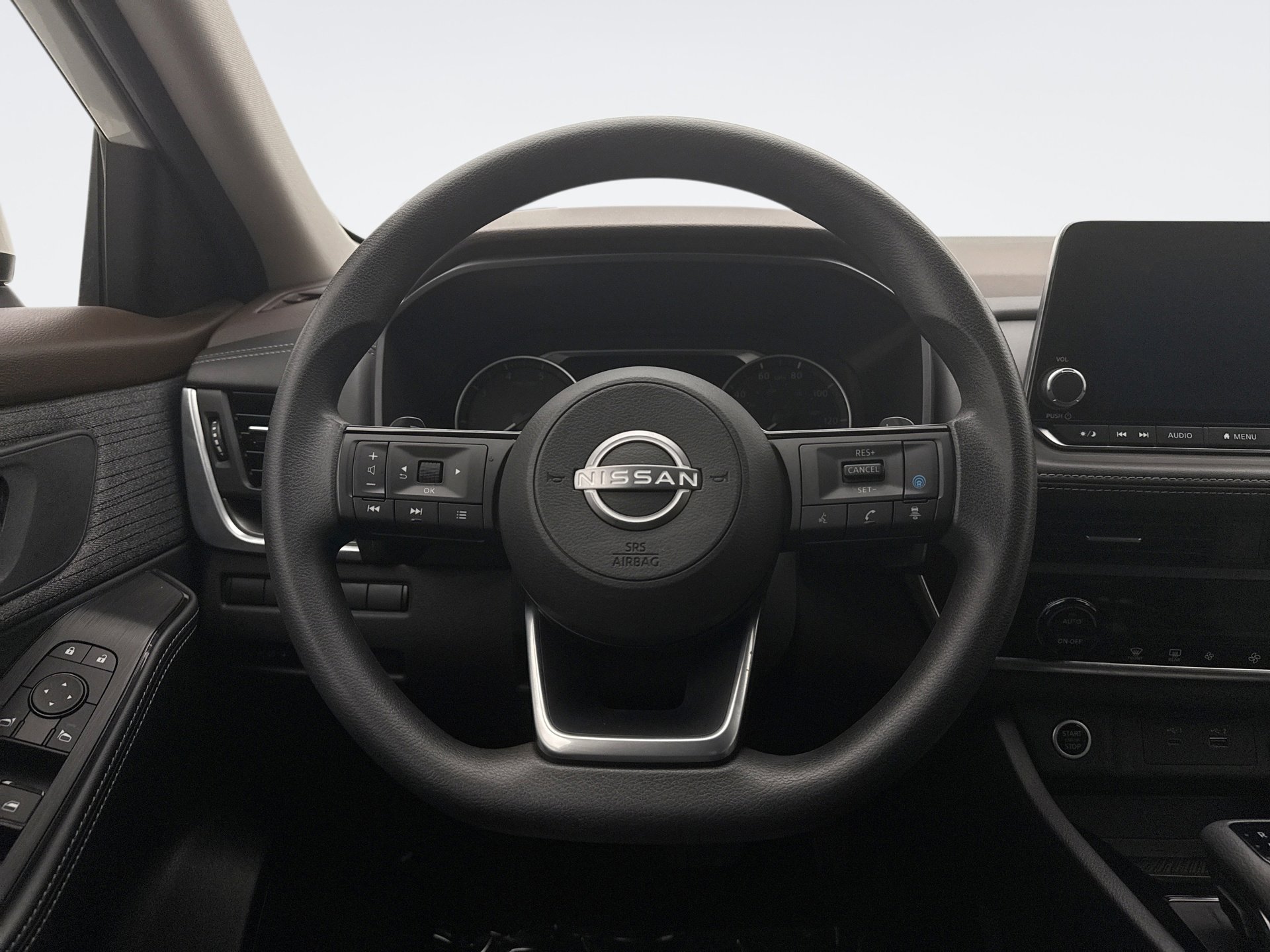 Used 2023 Nissan Rogue SV image 12