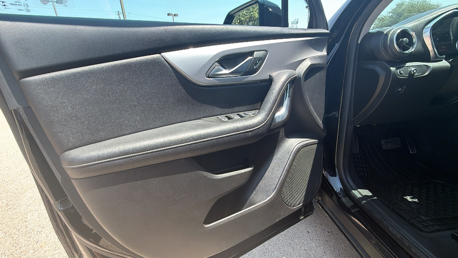 Used 2023 Chevrolet Blazer LT AWD/4WD image 17
