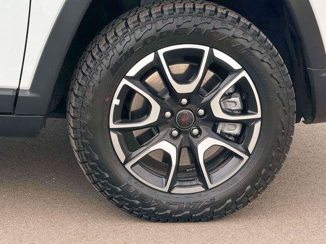 Certified 2025 Jeep Compass Trailhawk AWD/4WD image 9
