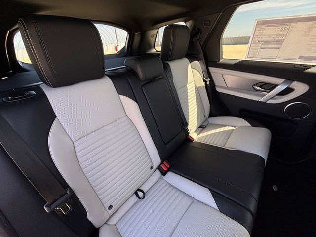 New 2026 Land Rover Discovery Sport Landmark image 20