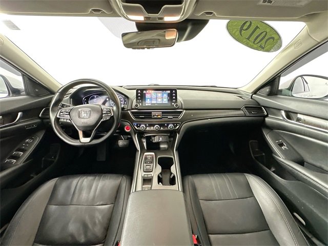 Used 2019 Honda Accord Touring image 32