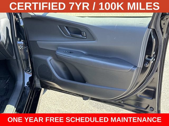 Used 2025 Toyota Prius LE FWD image 8
