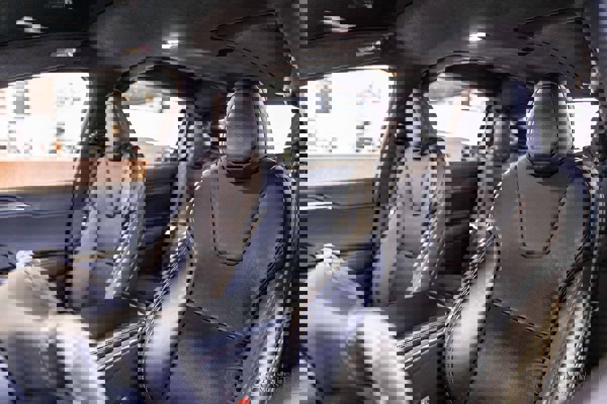 Used 2022 Tesla Model X image 18