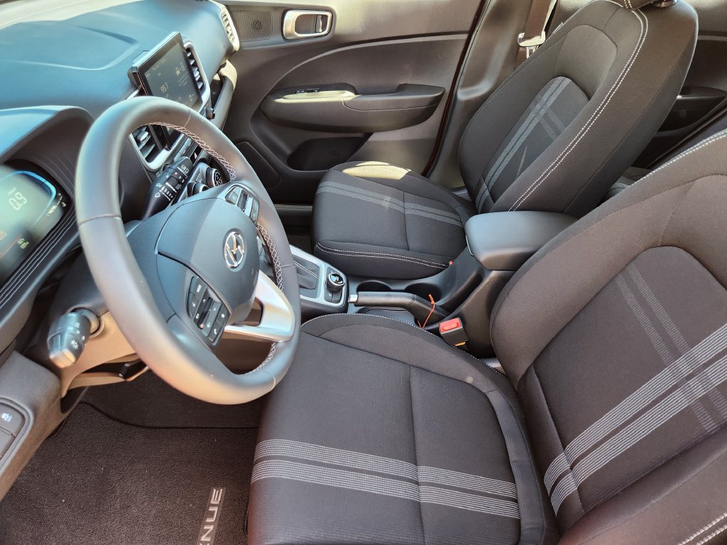 Used 2026 Hyundai Venue SEL FWD image 12