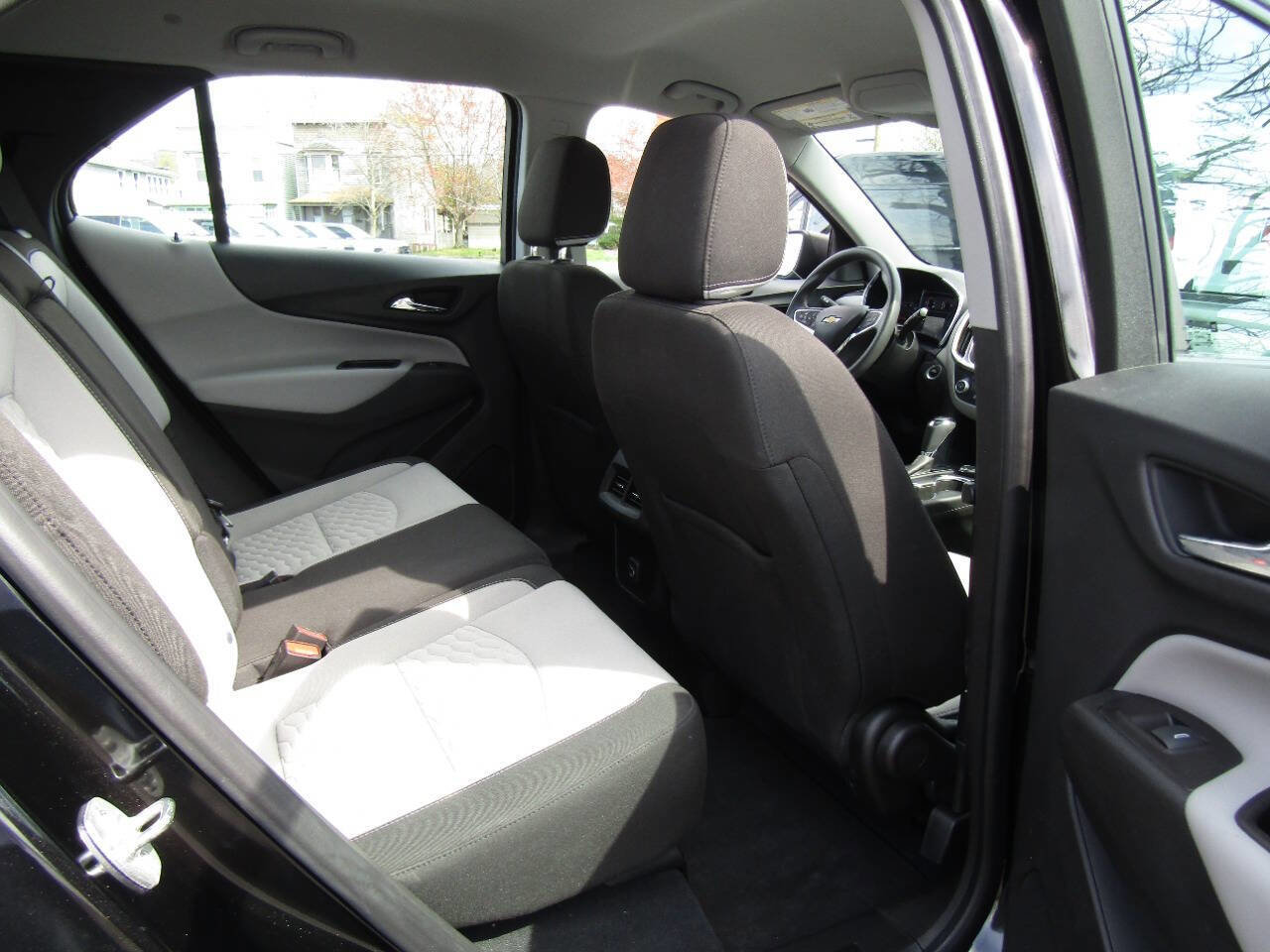 Used 2021 Chevrolet Equinox LS AWD/4WD image 22