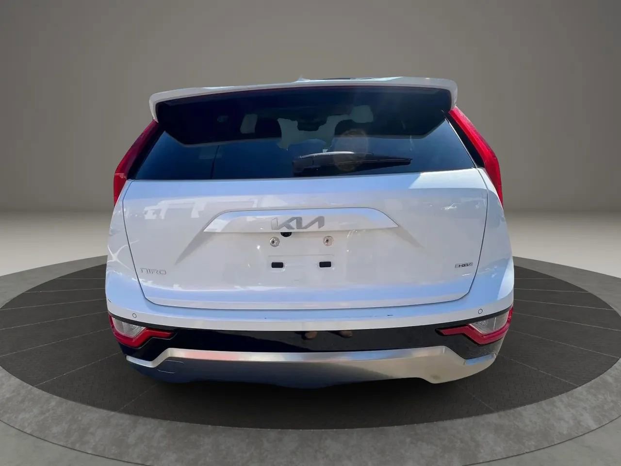 Used 2023 Kia Niro EX Touring FWD image 5