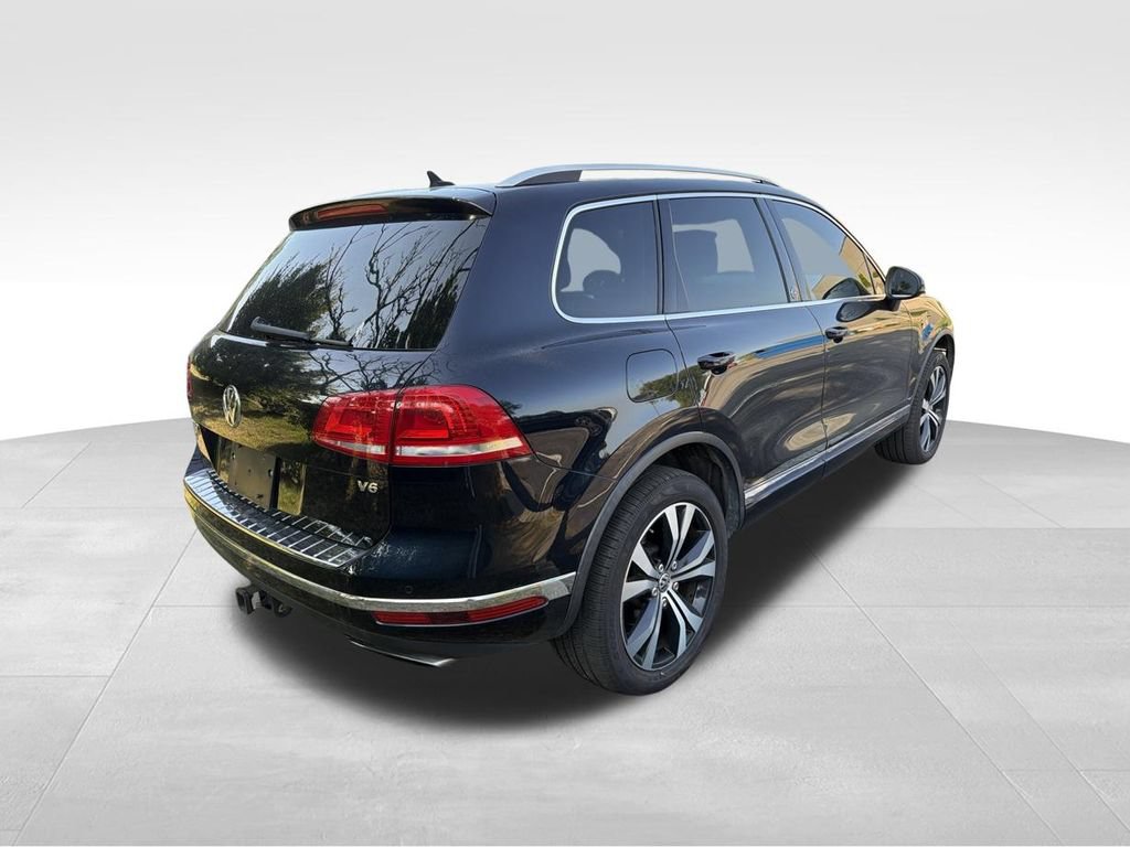 Used 2017 Volkswagen Touareg Wolfsburg Edition AWD/4WD image 4