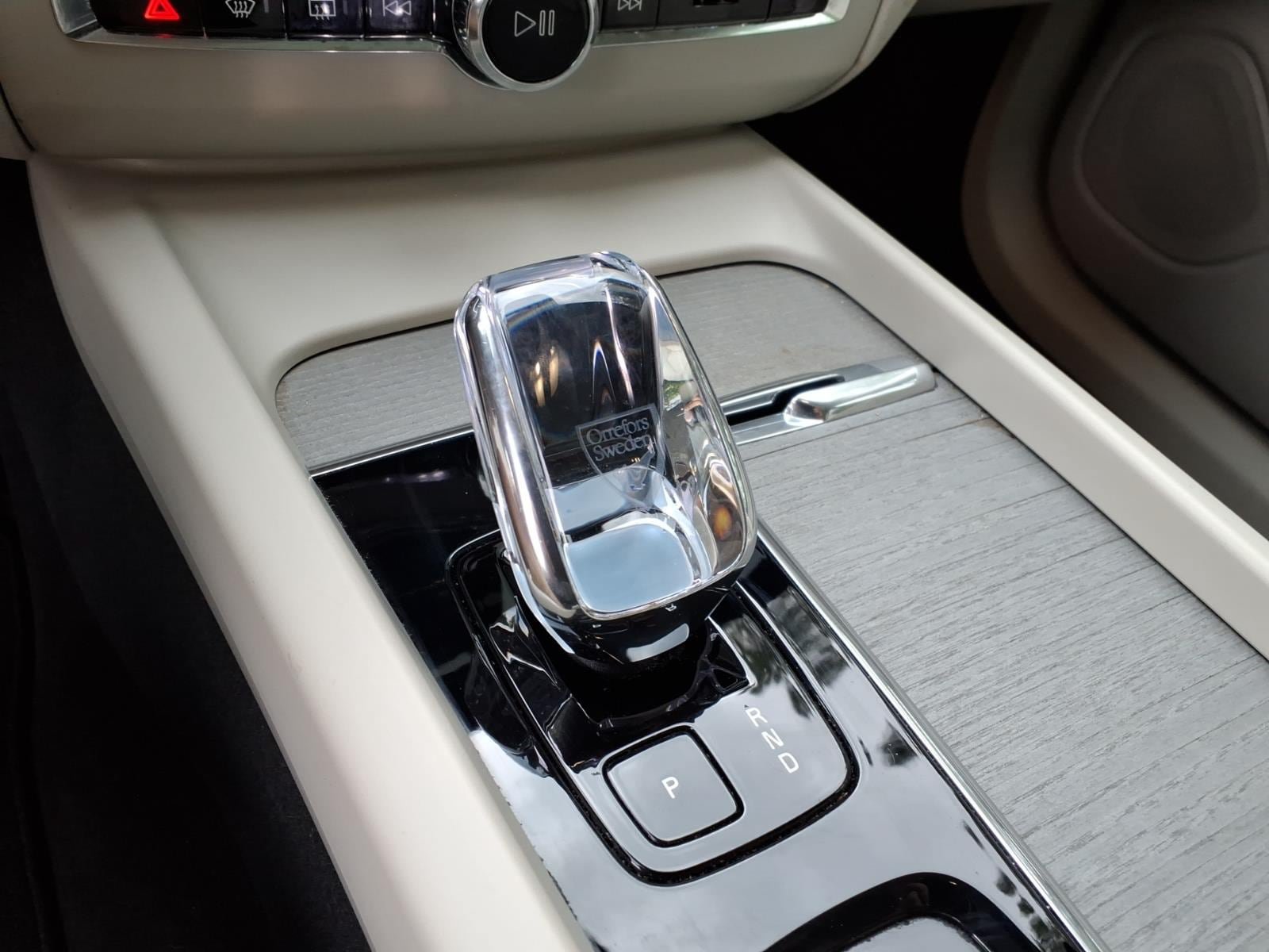 Certified 2023 Volvo XC60 B5 Ultimate w/ Climate Package FWD image 25