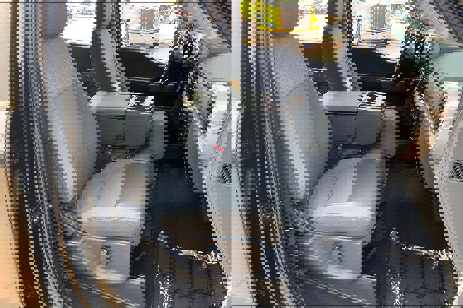 Used 2023 Ford F150 XLT w/ Trailer Tow Package image 9