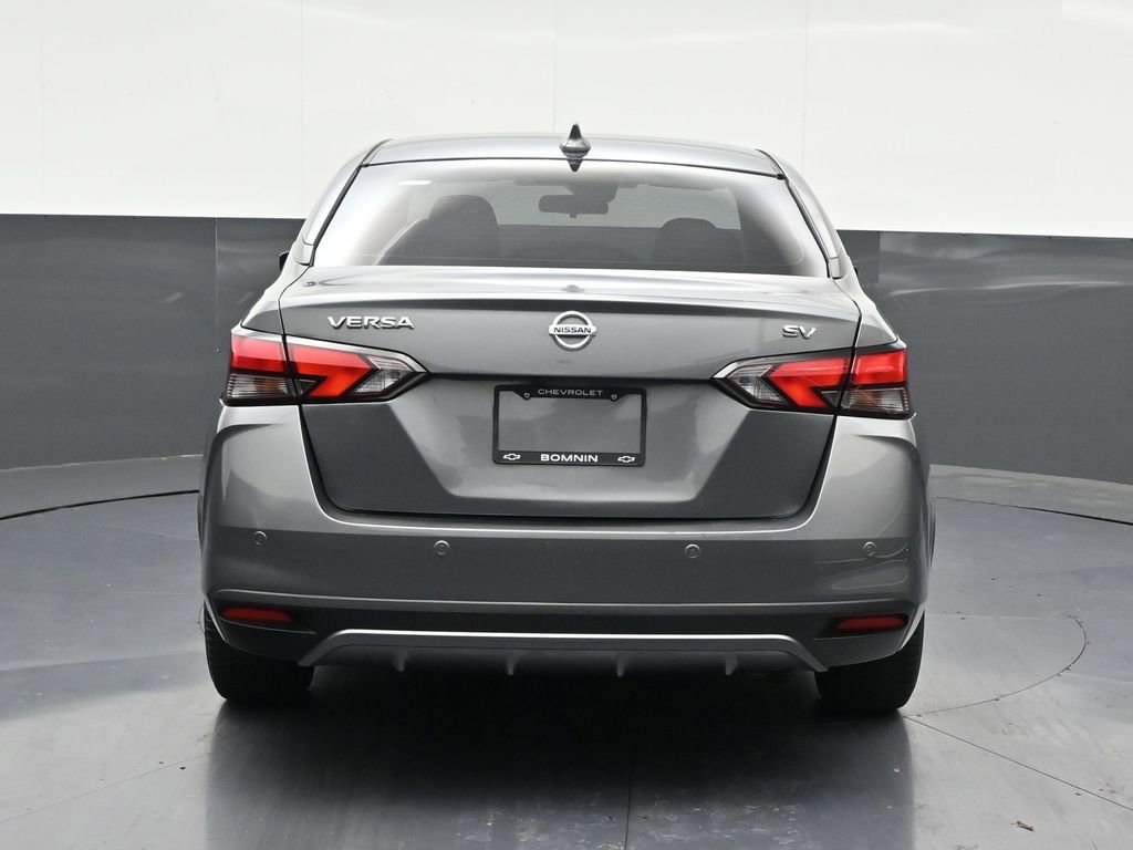 Used 2021 Nissan Versa SV FWD image 4