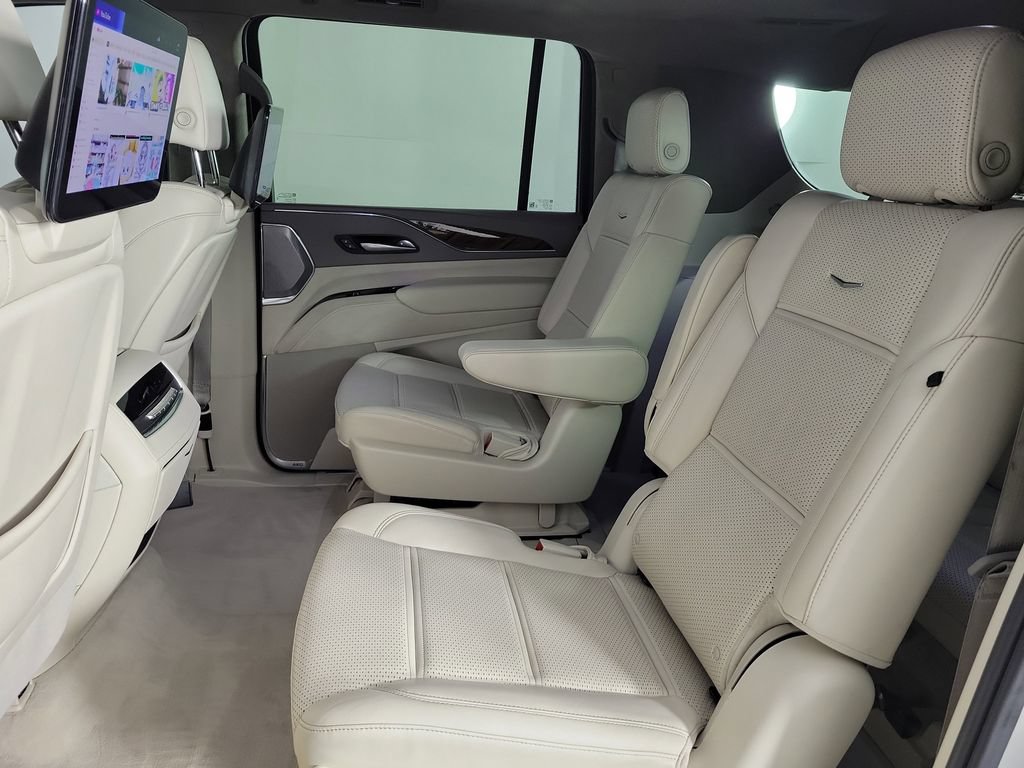 Used 2024 Cadillac Escalade ESV Sport Platinum w/ LPO, Floor Liner Package AWD/4WD image 12