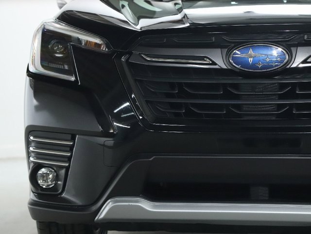 Used 2023 Subaru Forester Touring image 6