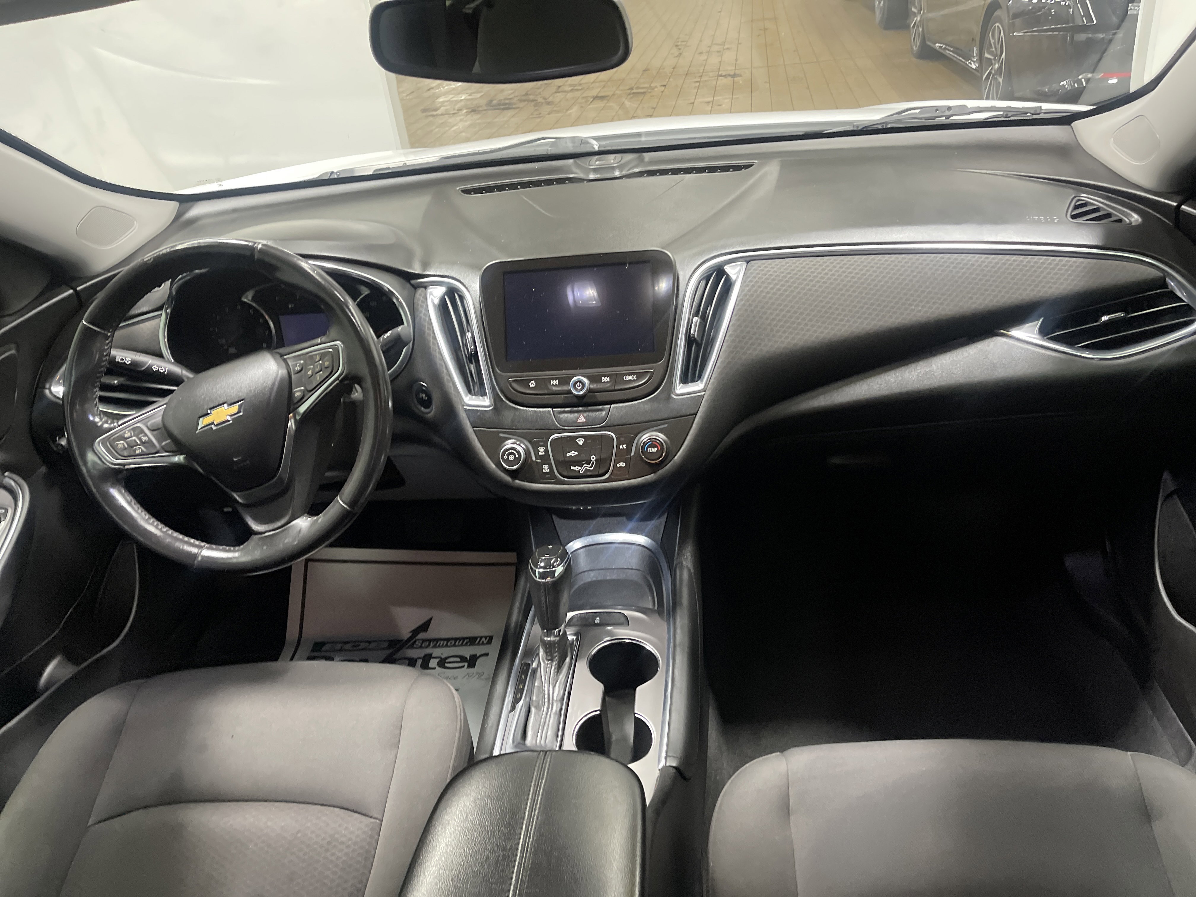 Used 2018 Chevrolet Malibu LT FWD image 15