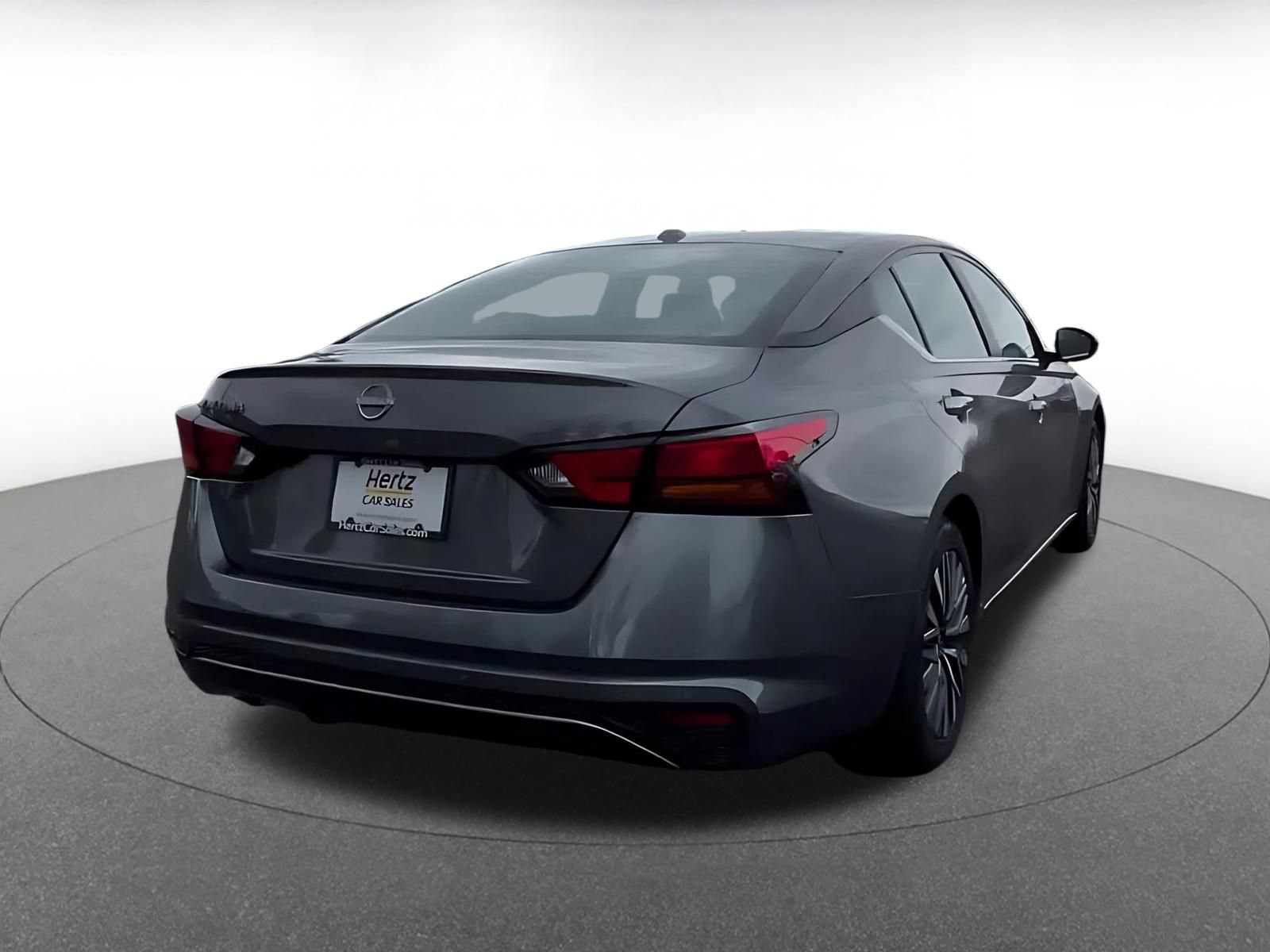 Used 2025 Nissan Altima 2.5 SV FWD image 13
