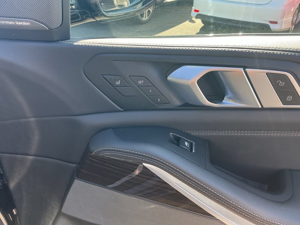 Used 2020 BMW X5 M50i w/ Executive Package AWD/4WD image 21