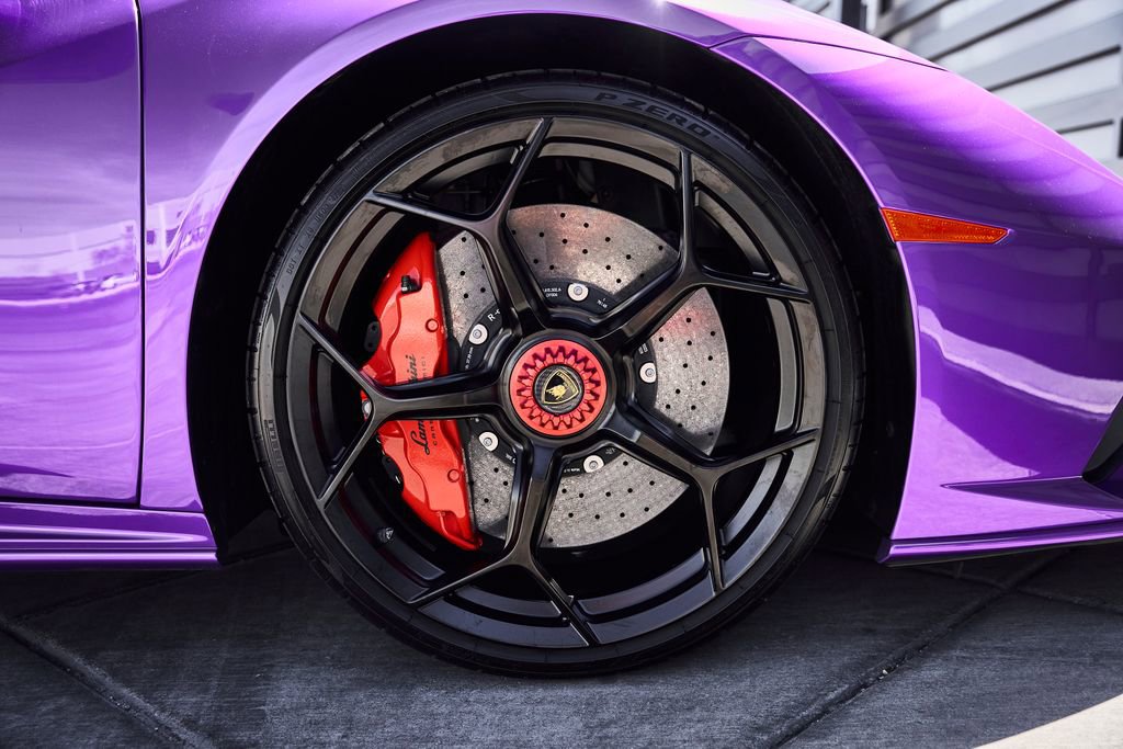Used 2024 Lamborghini Huracan EVO image 28