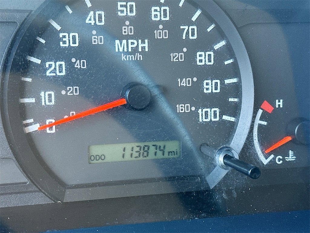 Used 2018 Isuzu NPR image 15