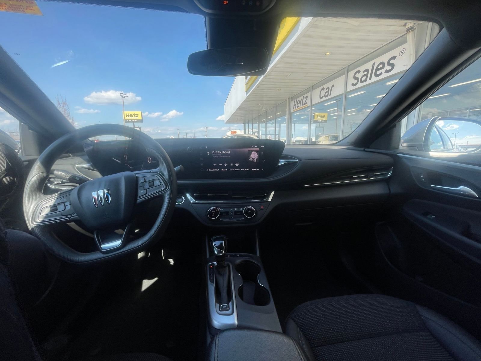 Used 2025 Buick Envista Preferred image 32