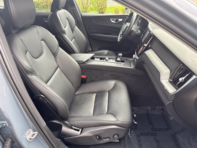 Certified 2024 Volvo XC60 B5 Core w/ Protection Package Premier AWD/4WD image 15