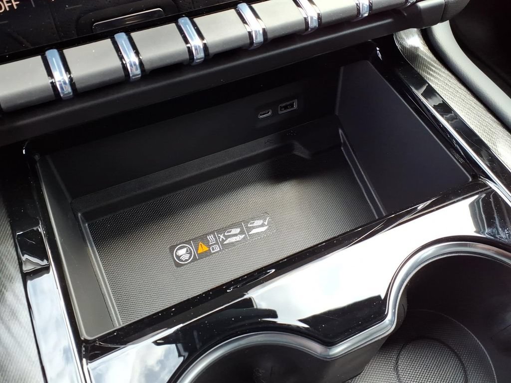 New 2026 GMC Yukon AT4 AWD/4WD image 13