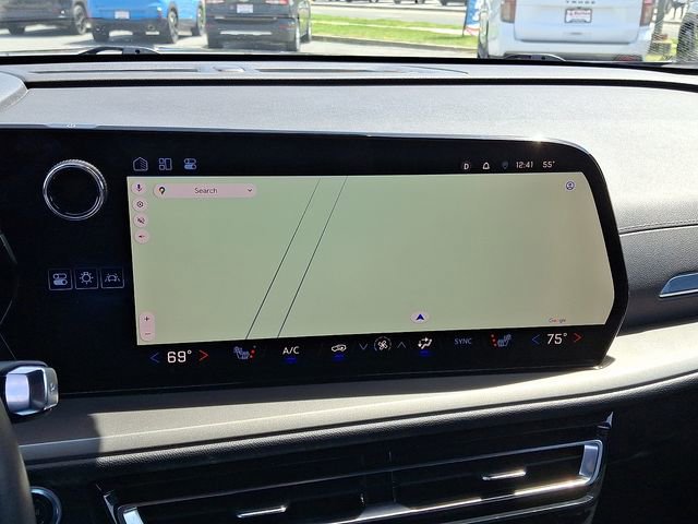 Certified 2025 Chevrolet Traverse LT image 16