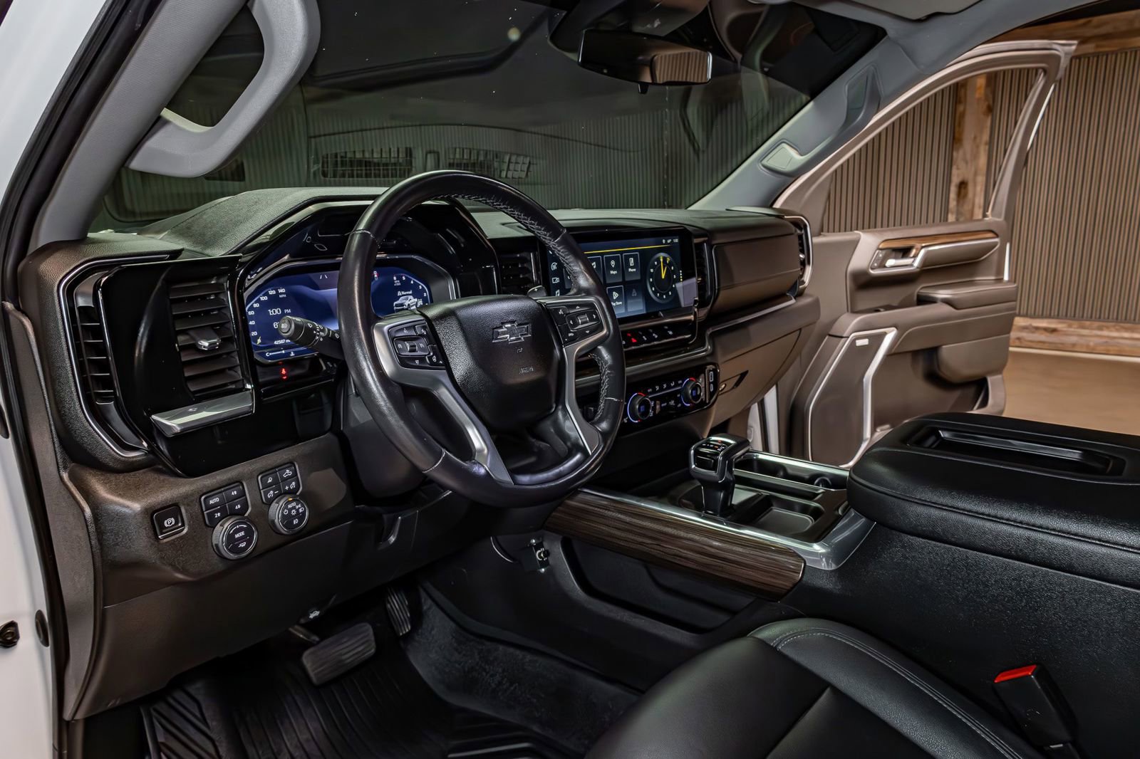 Used 2022 Chevrolet Silverado 1500 LT Trail Boss w/ LT Trail Boss Premium Package image 12