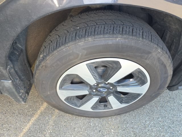 Used 2018 Subaru Forester 2.5i Limited AWD/4WD image 3