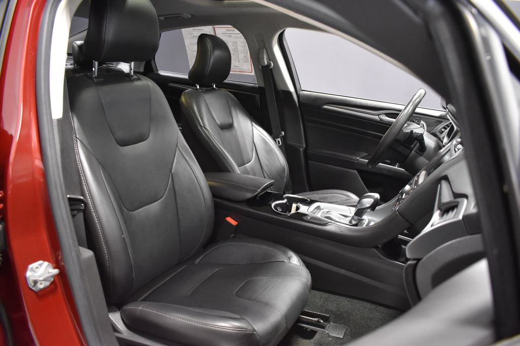 Used 2016 Ford Fusion Titanium FWD image 14