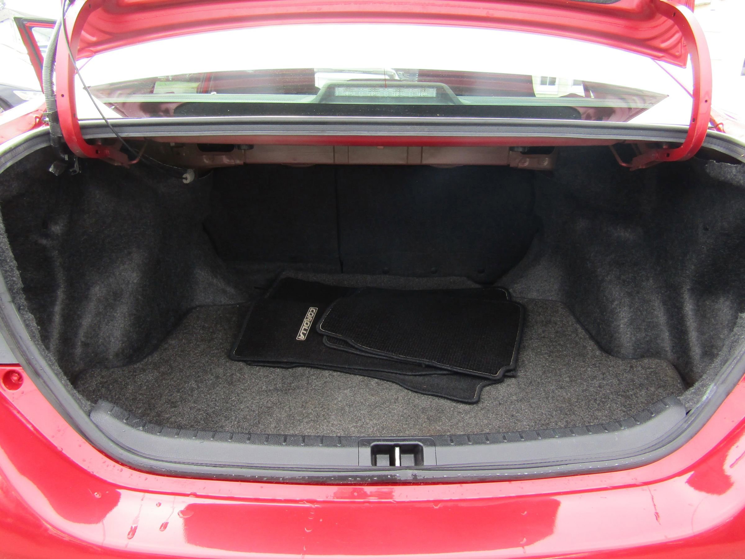 Used 2017 Toyota Corolla LE image 23