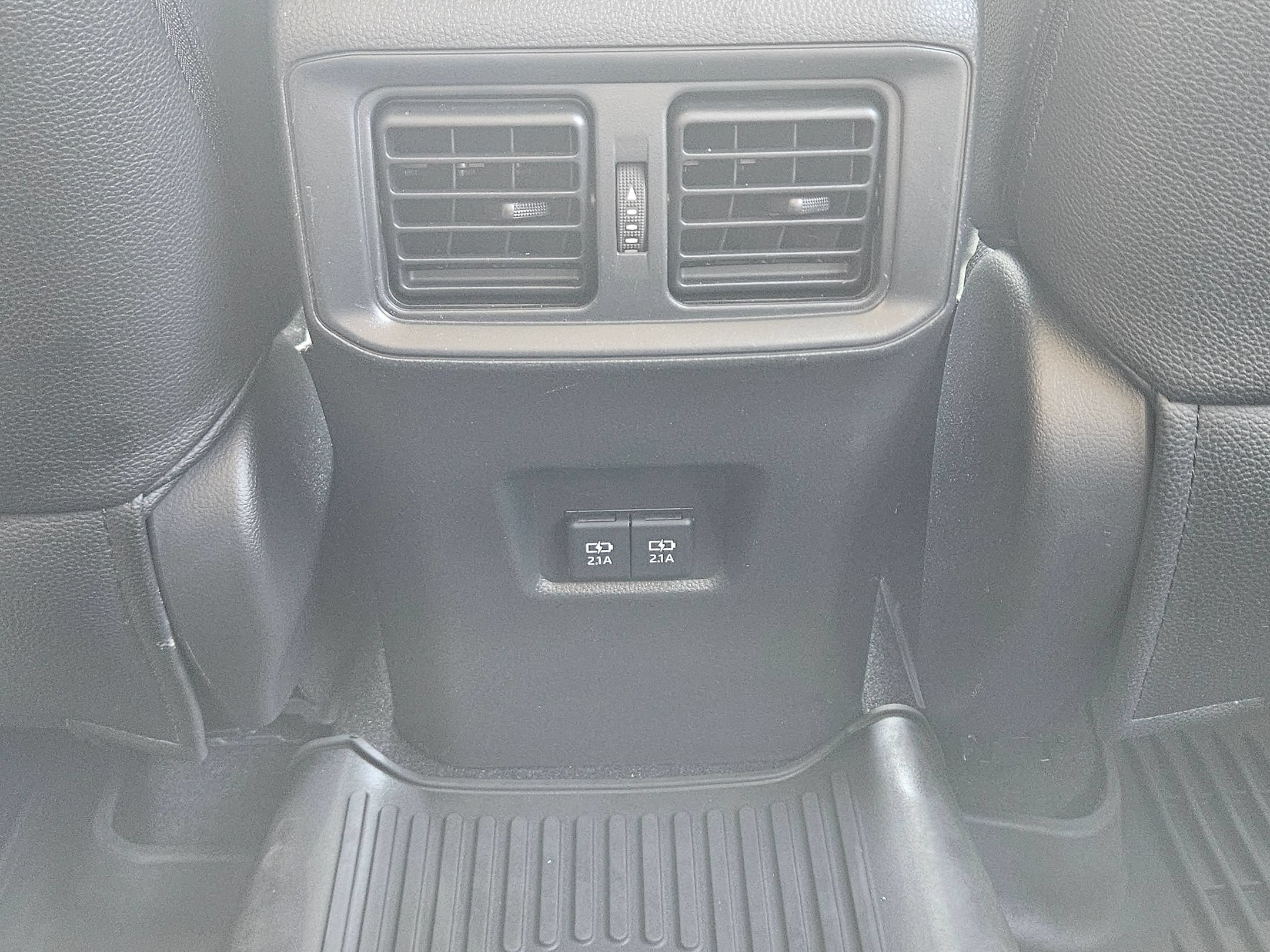Used 2021 Toyota RAV4 XLE FWD image 28
