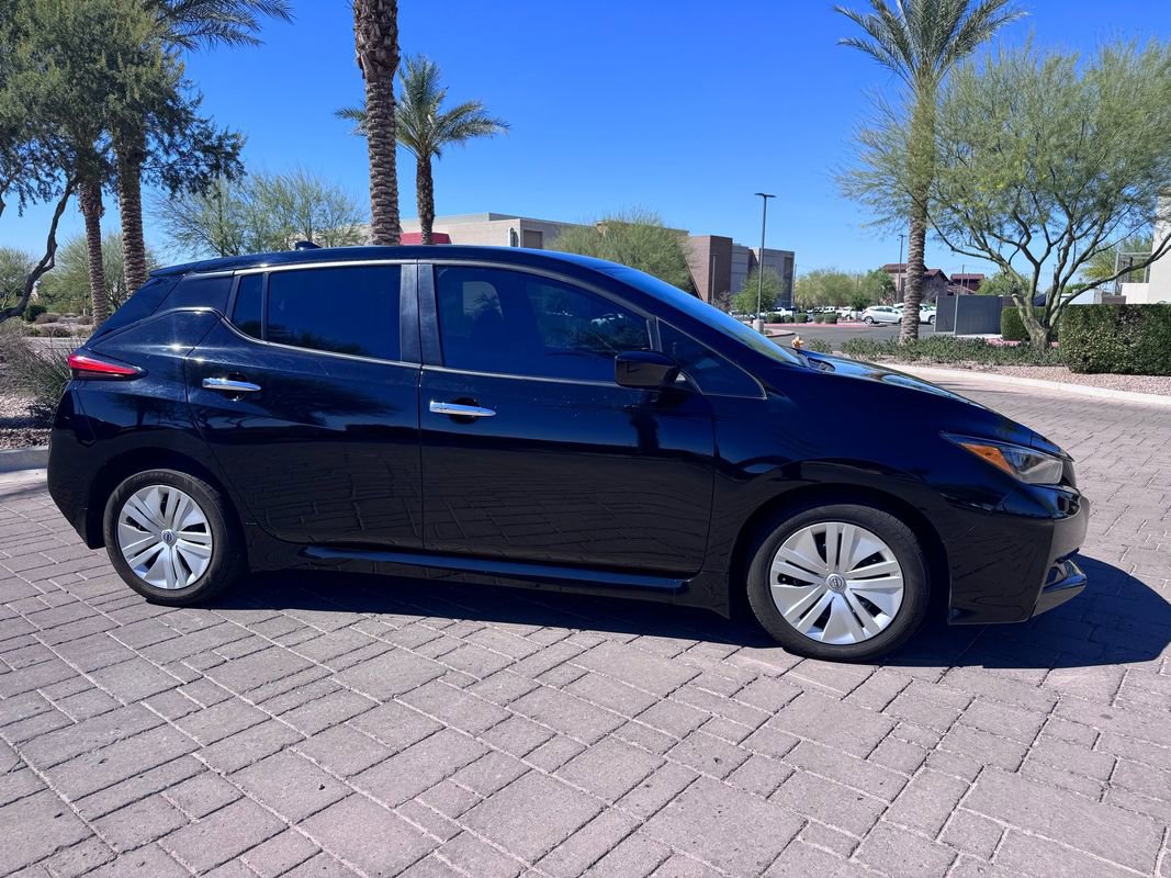 Used 2023 Nissan Leaf S image 2